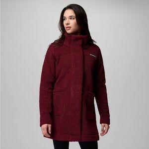 Lightly Used 
Columbia Women's Deep Red Fleece Jacket
